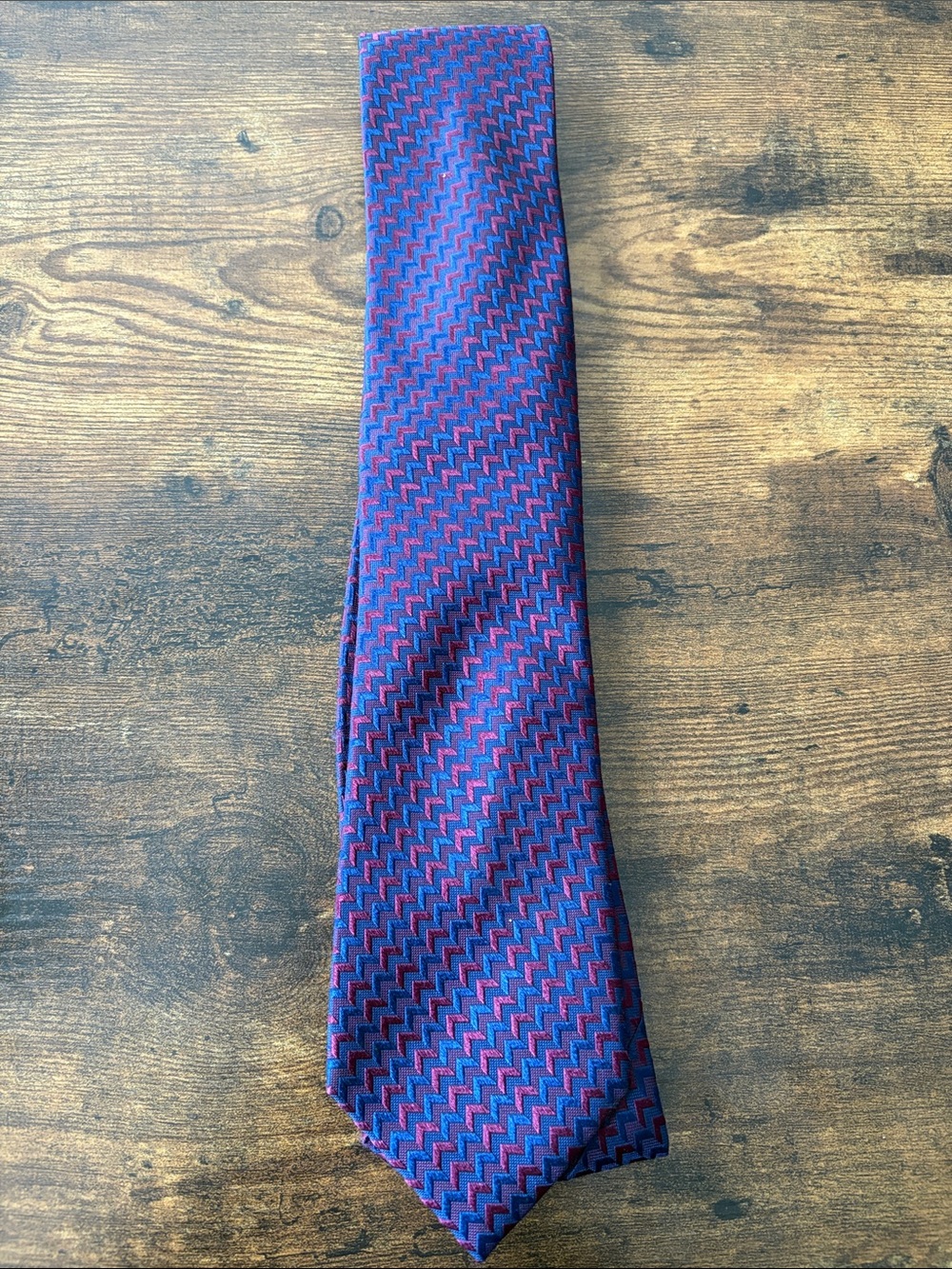 Men's Blue and Red Patterned Silk Tie